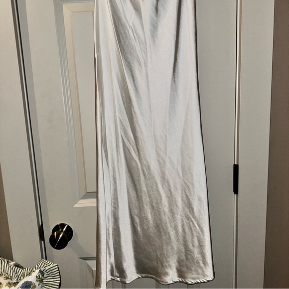 Satin strapless dress - Picture 9 of 11